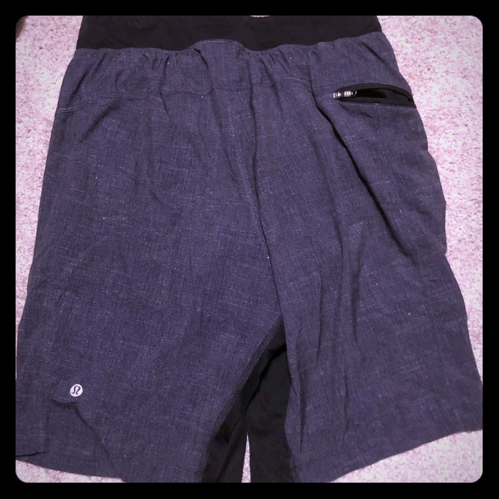 Lululemon men’s shirt with liner